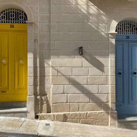 Typical Maltese Maisonette In St.Julians سانت جوليان المظهر الخارجي الصورة