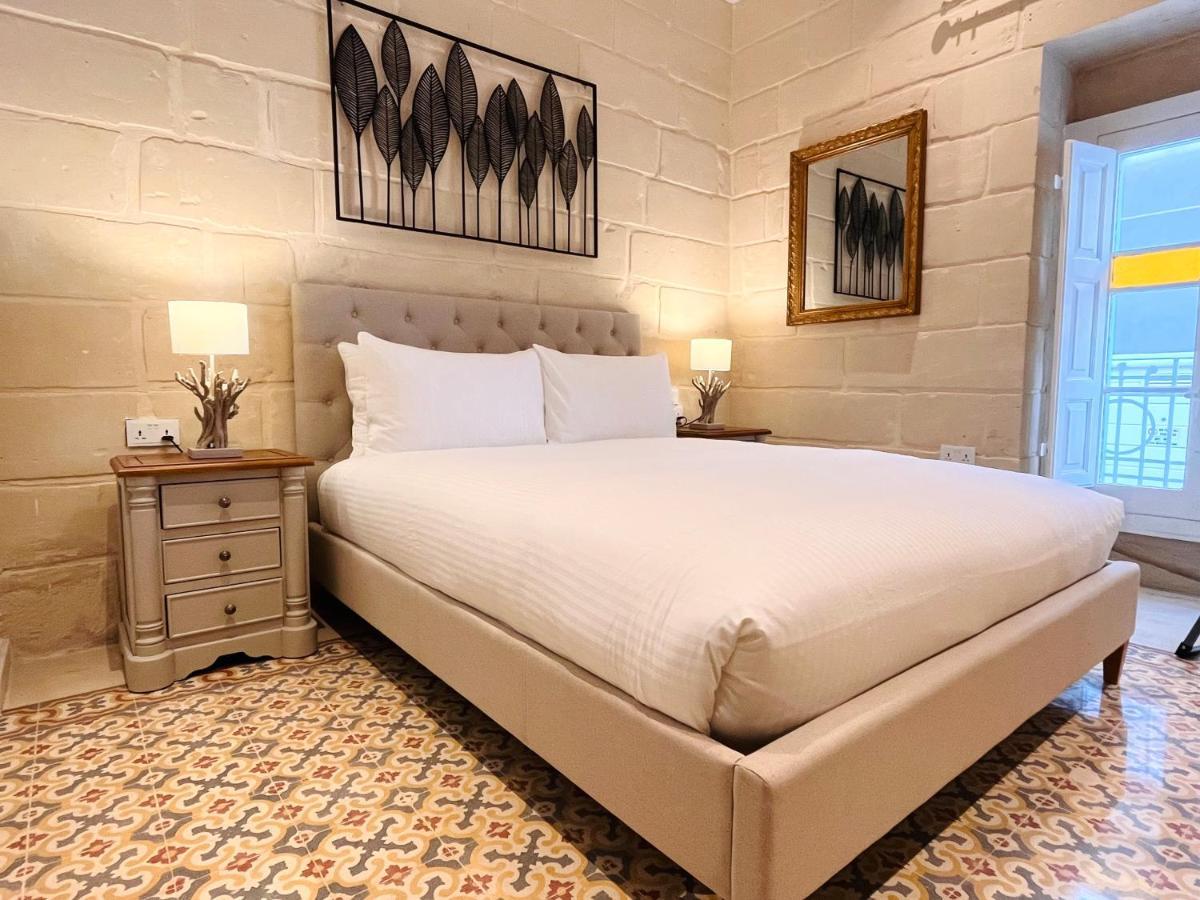 Typical Maltese Maisonette In St.Julians سانت جوليان المظهر الخارجي الصورة
