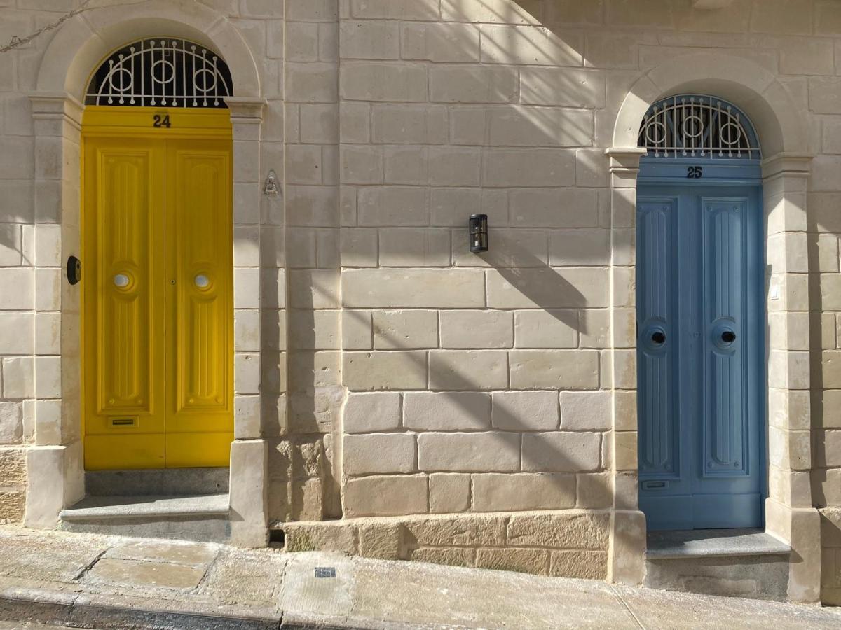 Typical Maltese Maisonette In St.Julians سانت جوليان المظهر الخارجي الصورة